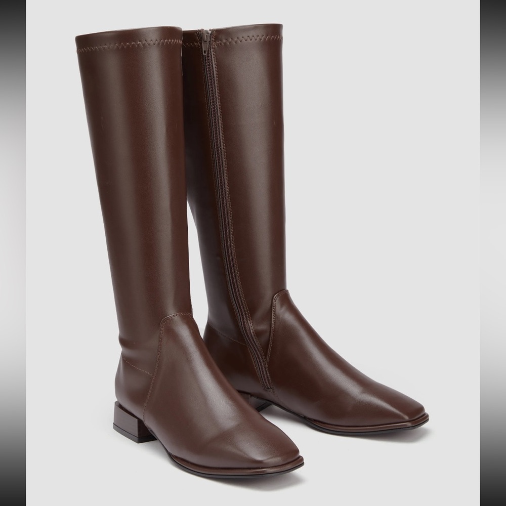 NWT Low Heel Knee High Boots